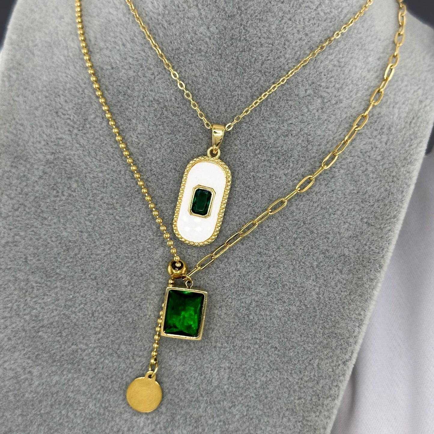 Collar amuleto verde